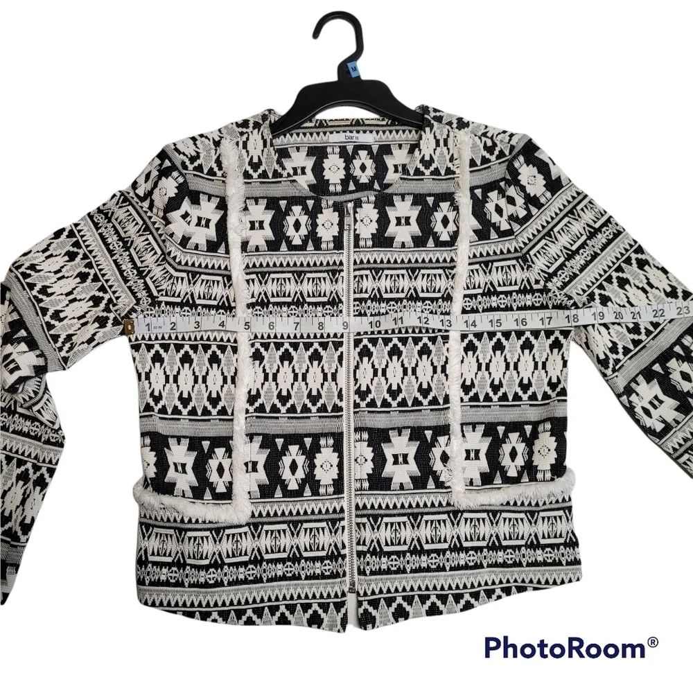 Bar III Black And White Aztec‎ Tribal Print Fringed Full Zip Jacket Size Medium